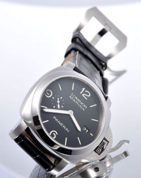 Panerai 45mm "Luminor Marina 1950 3-Days" in Steel