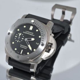 Panerai, 47mm "Luminor Submersible 1950 3 Days" Pam305 auto/date in Titanium