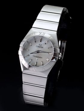 Omega 27mm Lady's Constellation Ref.12310276005001 with mother of pearl dial quartz in Steel