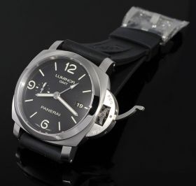 Panerai, 44mm Pam 320 "Luminor Marina 1950 3-Days, GMT" auto/date in Steel