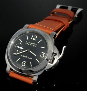 Panerai, 44mm "Luminor Marina" Pam111 in Steel