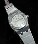 Audemars Piguet, 33mm "Lady's Royal Oak" Ref.67621ST.ZZ.D012CR.02 in Steel with Diamonds