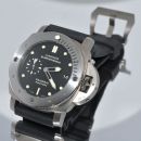 Panerai, 47mm "Luminor Submersible 1950 3 Days" Pam305 auto/date in Titanium