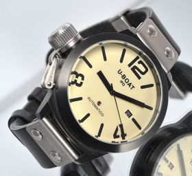 U-Boat "IFO" in "Left Hander Classico" PVD steel