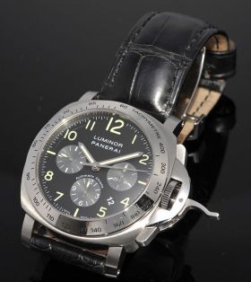 Panerai, 44mm "Luminor Chronograph" Pam162 pre-Daylight in Steel