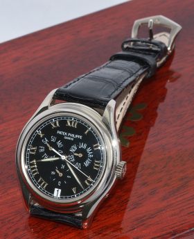 Patek Philippe, 37mm "Annual Calendar" automatic Ref.5035G in 18KWG