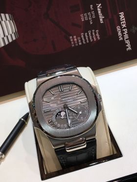 Patek Philippe, 40mm "Nautilus" complications Ref.5712G-001 automatic in 18KWG