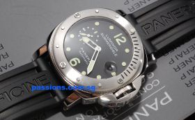 Panerai Luminor "Submersible 300m" in Steel