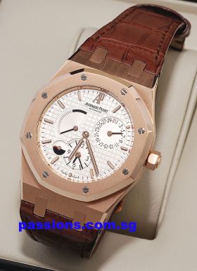 Audemars Piguet, "Royal Oak GMT+Power reserve" in 18KPG