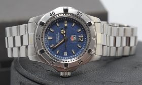 Tag Heuer Lady's 2000 Professional series in Steel