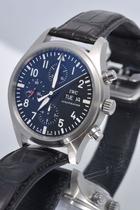 IWC, 42mm "Pilot's Chronograph" antimagnetic in steel