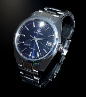 2022 Grand Seiko 40mm SBGA375G Spring Drive Blue dial Power reserve Date in Steel. F/set