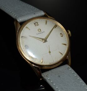 C.1957 Omega 34mm UK market manual winding Hobnail dial with small seconds Cal.267 in 9K Pink Gold