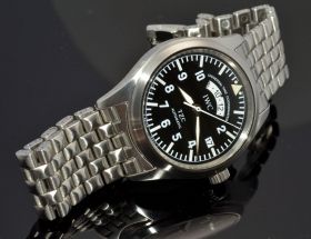 IWC, 39mm "Pilot's UTC" auto/date anti-magnetic Ref.3251-02 in steel