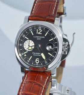 Panerai, 44mm "Luminor GMT" auto/date Chronometer Pam 88 in steel